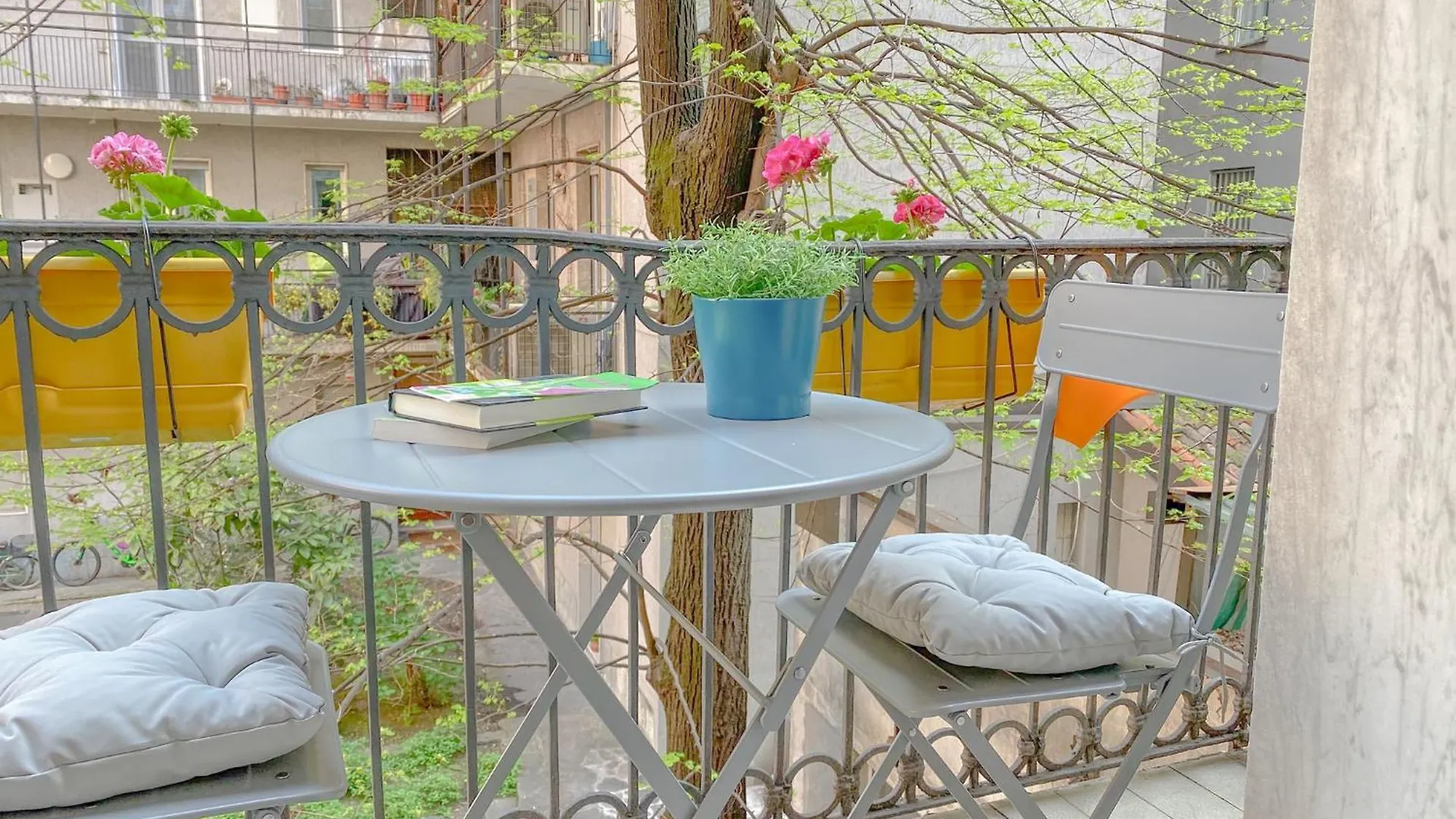 Apartment Sant'Orsola 5 - Modern Duomo Suite Milan